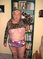 Lustful Granny photo 8 of 10