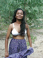 Indian GF photo 5 of 7