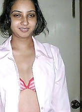 Indian GF photo 5 of 8