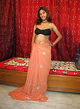 Indian GF photo 2 of 8