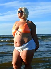 Hot Chubby Girls photo 1 of 6