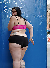 Hot Chubby Girls photo 2 of 6