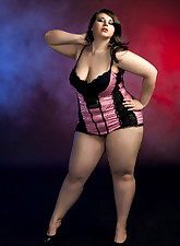 Hot Chubby Girls photo 2 of 6