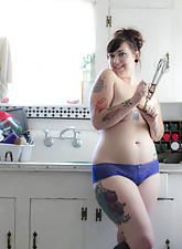Hot Chubby Girls photo 5 of 6