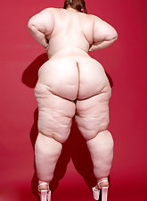 Hot Chubby Girls photo 4 of 6
