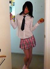Ladyboy Uploads photo 1 of 6