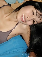 Ladyboy Uploads photo 3 of 6