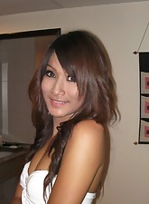 Ladyboy Uploads photo 6 of 6