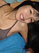 Ladyboy Uploads photo 2 of 6