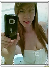 Ladyboy Uploads photo 4 of 6