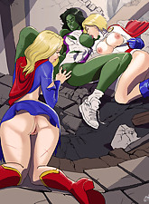 Nicole Heat photo 2 of 6