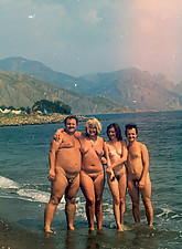 Swinger Wife photo 5 of 6