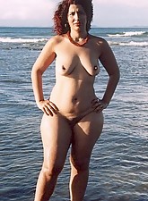 Curvy Voluptuous Women photo 7 of 12