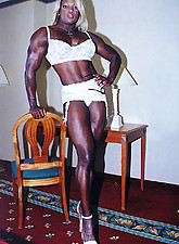Muscle Black Women photo 1 of 8