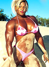 Muscle Black Women photo 5 of 8