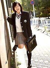 Japan Schoolgirls photo 3 of 4