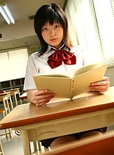 Japan Schoolgirls photo 1 of 5