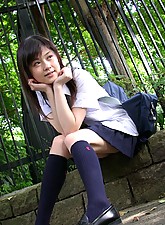 Japan Schoolgirls photo 5 of 5