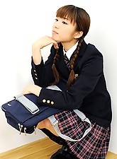 Japan Schoolgirls photo 3 of 3