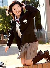 Japan Schoolgirls photo 4 of 5