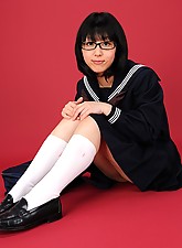 Japan Schoolgirls photo 4 of 5