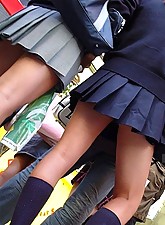 Japan Schoolgirls photo 1 of 5