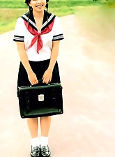 Japan Schoolgirls photo 1 of 4