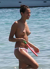 Amateur Whore photo 2 of 10
