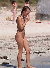 Amateur Whore photo 2 of 10