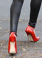 Spandex Voyeur photo 3 of 7