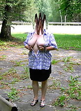 Outdoor BBW photo 2 of 8