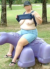 Outdoor BBW photo 3 of 8