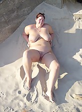 Outdoor BBW photo 4 of 8