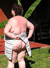 Outdoor BBW photo 3 of 8