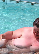 Outdoor BBW photo 8 of 8