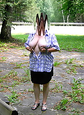 Outdoor BBW photo 1 of 8
