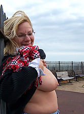 Outdoor BBW photo 2 of 8