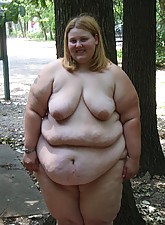 Outdoor BBW photo 1 of 8